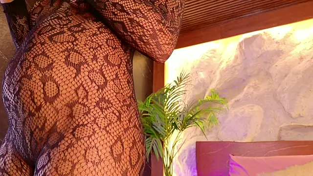 Snapshot of loana_vegas chatting on April 2026 04:26:01 AM loana vegas online show from April 2026 04:26:01 AM
