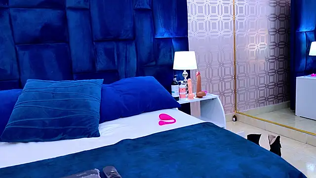 Stacy London online show from November 2025 12:05:02 PM