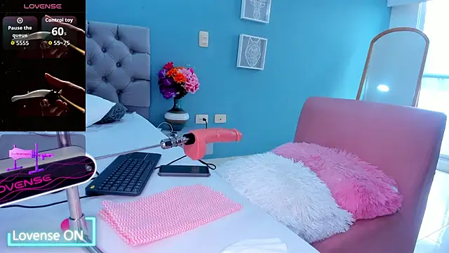 Snapshot of Luna_Raay chatting on January 2026 06:44:02 PM Luna Raay online show from January 2026 06:44:02 PM