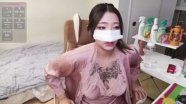 Milk Sola online show from November 2025 01:15:01 PM