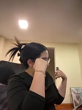 Kloe Novoa online show from February 2026 01:45:02 PM