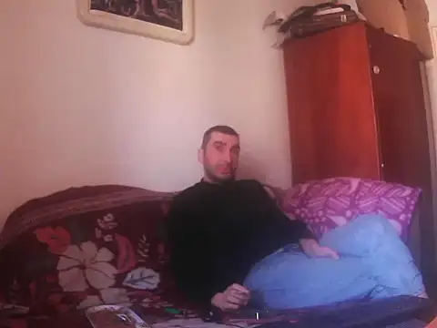 Snapshot of alin42xx chatting on November 2025 08:36:02 AM alin42xx online show from November 2025 08:36:02 AM