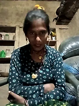 QRANSEXI online show from November 2025 09:52:02 PM