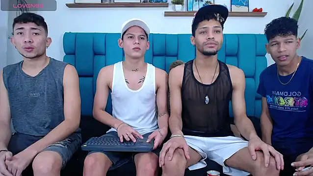 Hot Boys Latinos X online show from April 2026 05:17:01 PM