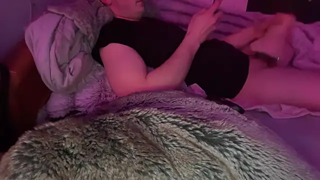 Snapshot of Seanicle chatting on March 2026 04:09:01 AM Seanicle online show from March 2026 04:09:01 AM