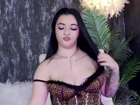 LaraBloom online show from December 2025 07:31:01 PM