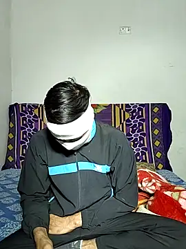 Heena-143 online show from November 2025 06:01:02 PM