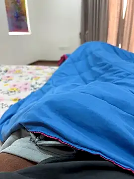 Raj3090 online show from December 2025 04:32:01 AM