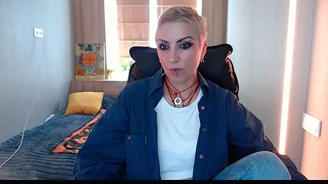 Snapshot of Sweet-n-Strong chatting on June 2026 11:03:01 AM Sweet-n-Strong online show from June 2026 11:03:01 AM