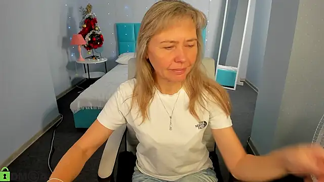 Carla Vogue online show from January 2026 02:04:02 AM