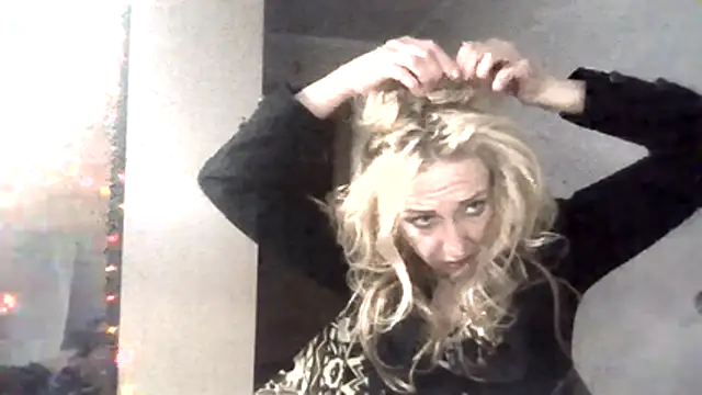 LilaniLoverx online show from November 2025 01:28:01 PM