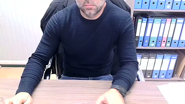 Evasionee online show from December 2025 08:01:02 AM