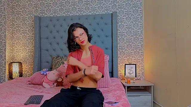 Snapshot of Indi_rave chatting on February 2026 01:05:02 PM Indi rave online show from February 2026 01:05:02 PM