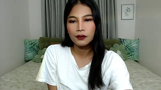 Snapshot of YourPrettyBella_TS chatting on January 2026 06:44:01 PM YourPrettyBella TS online show from January 2026 06:44:01 PM