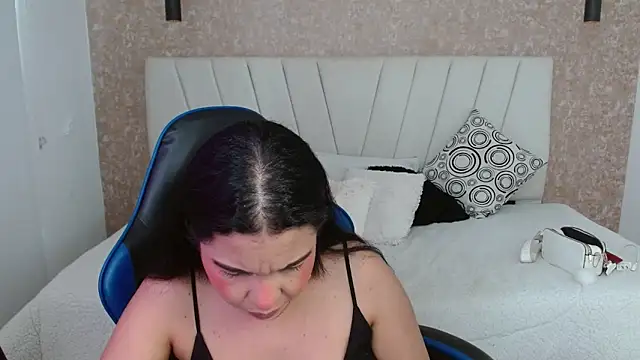 AliceSmity  online show from February 2026 06:04:01 PM