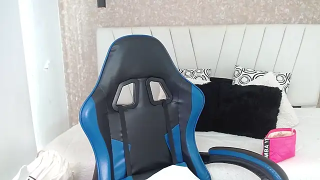 AliceSmity  online show from March 2026 01:55:01 PM