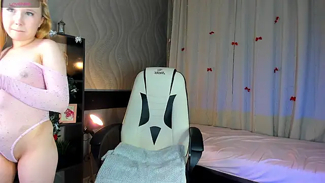 VivieSunn online show from February 2026 03:33:01 AM