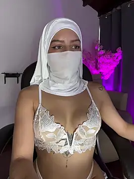 Snapshot of shaima__ chatting on June 2026 07:34:02 PM shaima online show from June 2026 07:34:02 PM