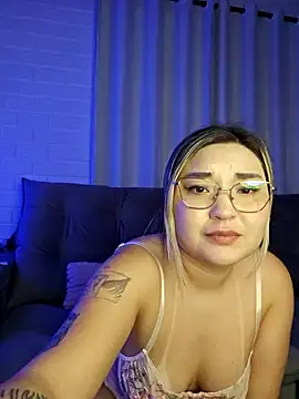 Kamila ococial51 online show from October 2025 11:45:02 PM