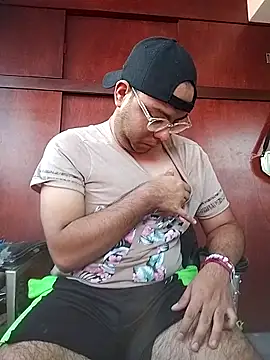 Fernandperez21 online show from November 2025 09:48:01 PM