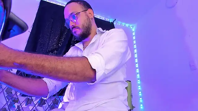 MarkWolfe1 online show from November 2025 09:14:01 PM