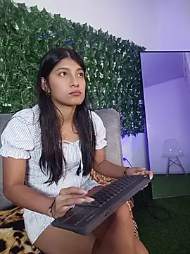 Snapshot of YeseniaRodriguez3 chatting on June 2026 12:47:02 PM YeseniaRodriguez3 online show from June 2026 12:47:02 PM
