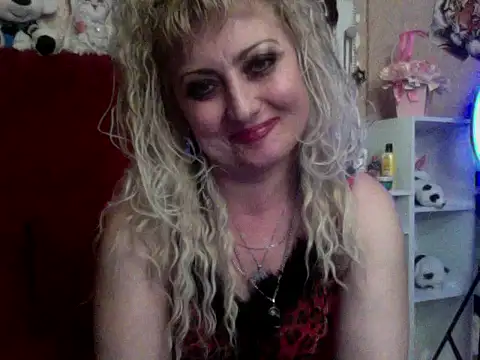 xHot Amazonq online show from October 2025 01:06:02 AM