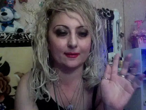 xHot Amazonq online show from November 2025 04:56:01 PM