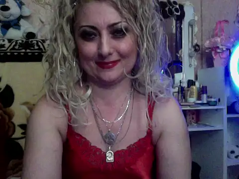 xHot Amazonq online show from November 2025 06:24:02 PM