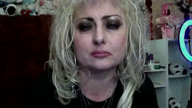 xHot Amazonq online show from January 2026 06:44:01 PM