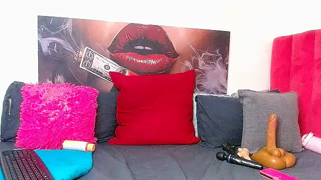 Snapshot of Lisa-001 chatting on July 2026 05:45:01 PM Lisa-001 online show from July 2026 05:45:01 PM