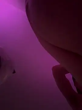 krisdeanbb online show from April 2026 02:10:02 PM