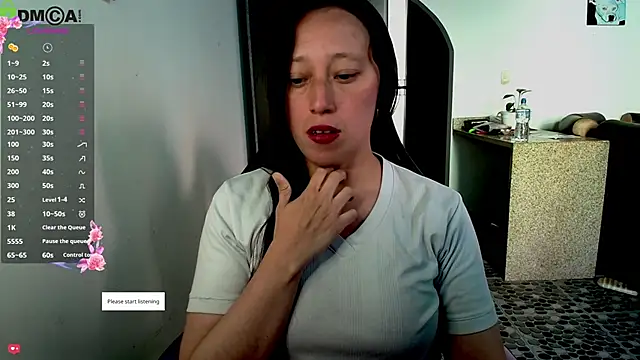 Snapshot of Sunshine_e chatting on June 2026 08:44:01 PM Sunshine e online show from June 2026 08:44:01 PM