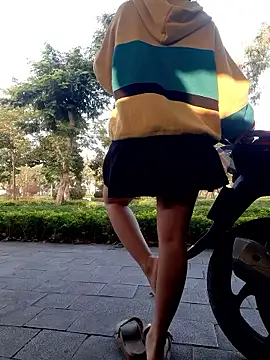 Zinny112 online show from November 2025 12:00:01 AM