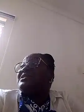 SweetestDIP online show from October 2025 01:04:02 PM