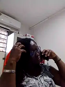 SweetestDIP online show from October 2025 09:11:01 AM