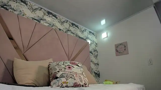 naomy sexy  online show from March 2026 08:39:01 PM