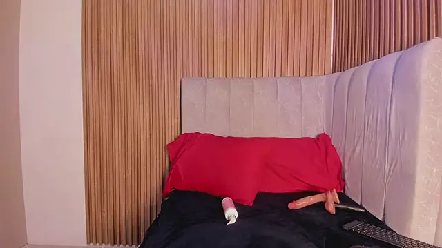 Snapshot of NhoanBrunette chatting on February 2026 02:15:01 PM NhoanBrunette online show from February 2026 02:15:01 PM