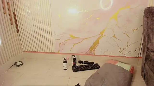 Snapshot of NhoanBrunette chatting on April 2026 07:58:02 PM NhoanBrunette online show from April 2026 07:58:02 PM