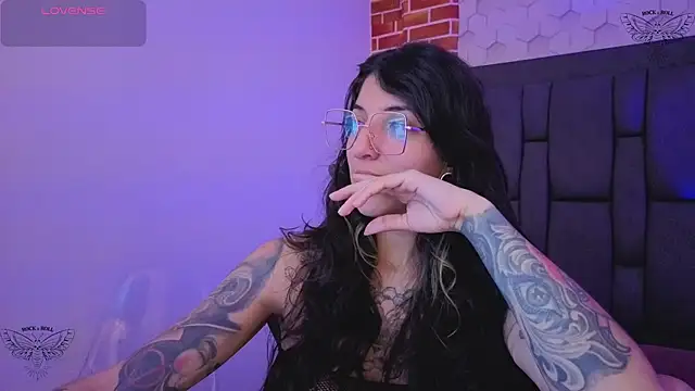 ghostwomaan online show from February 2026 12:01:01 PM