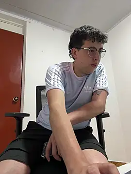 Snapshot of Sam_Rush chatting on June 2026 02:46:02 AM Sam Rush online show from June 2026 02:46:02 AM