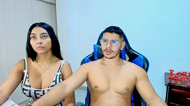 sophia and alex online show from December 2025 10:50:01 PM