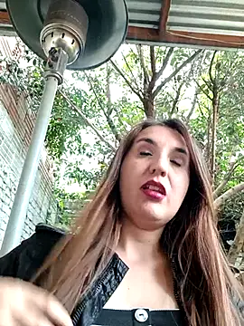 Snapshot of Alyah_1-2 chatting on October 2025 09:06:01 PM Alyah 1-2 online show from October 2025 09:06:01 PM