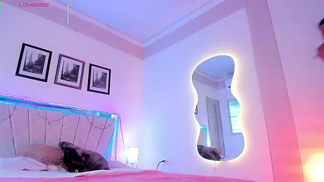 Sweetiee Aurora online show from December 2025 08:16:02 PM