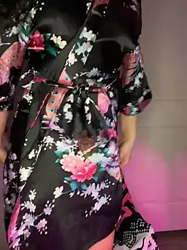 nikkiloveee online show from December 2025 07:14:02 AM