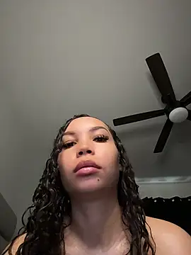 Snapshot of nikkiloveee chatting on July 2026 07:34:02 PM nikkiloveee online show from July 2026 07:34:02 PM