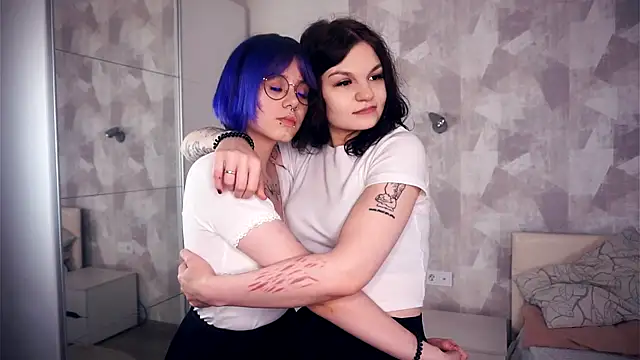 KellePourier online show from November 2025 07:02:02 PM