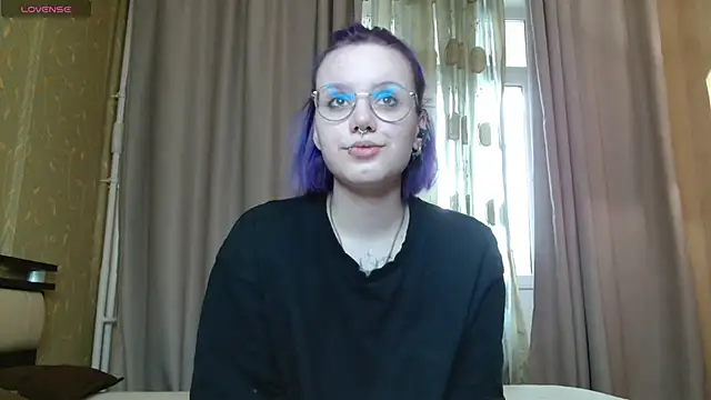 Snapshot of KellePourier chatting on May 2026 06:10:02 AM KellePourier online show from May 2026 06:10:02 AM
