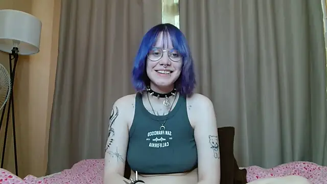 Snapshot of KellePourier chatting on May 2026 06:40:02 AM KellePourier online show from May 2026 06:40:02 AM