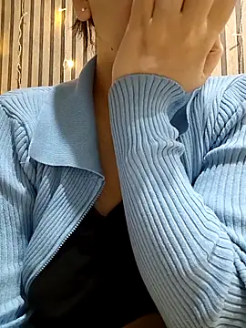 Emily  love online show from November 2025 02:44:02 AM